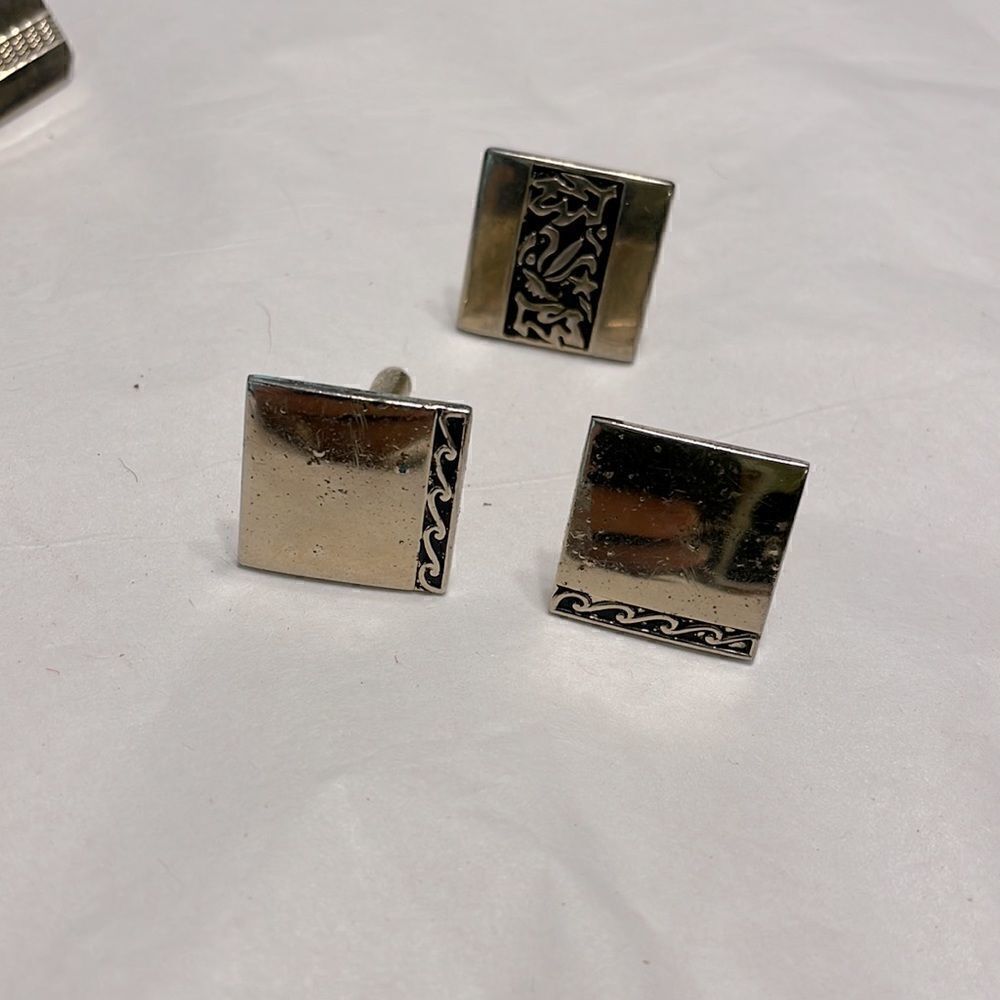 Mismatched Cufflinks ! - Picture 2 of 9